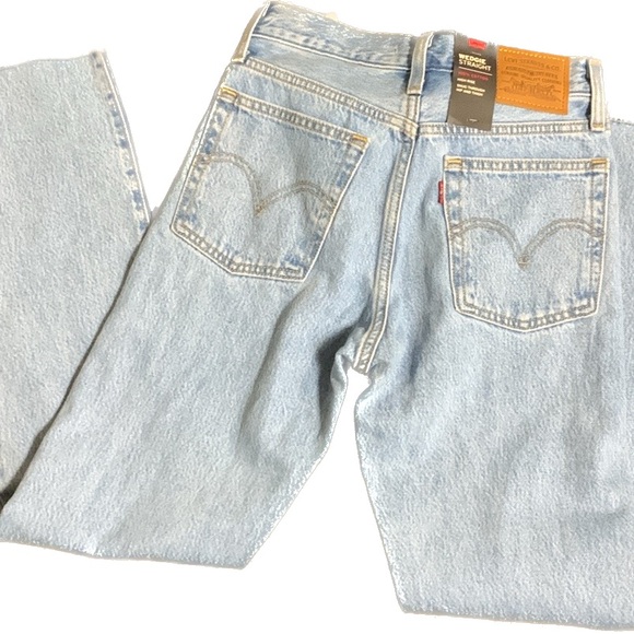 NWT Levi’s premium wedgie straight - Picture 2 of 8